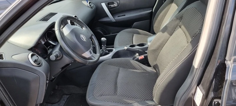 Nissan Qashqai 1.5DCI, снимка 10 - Автомобили и джипове - 44825534