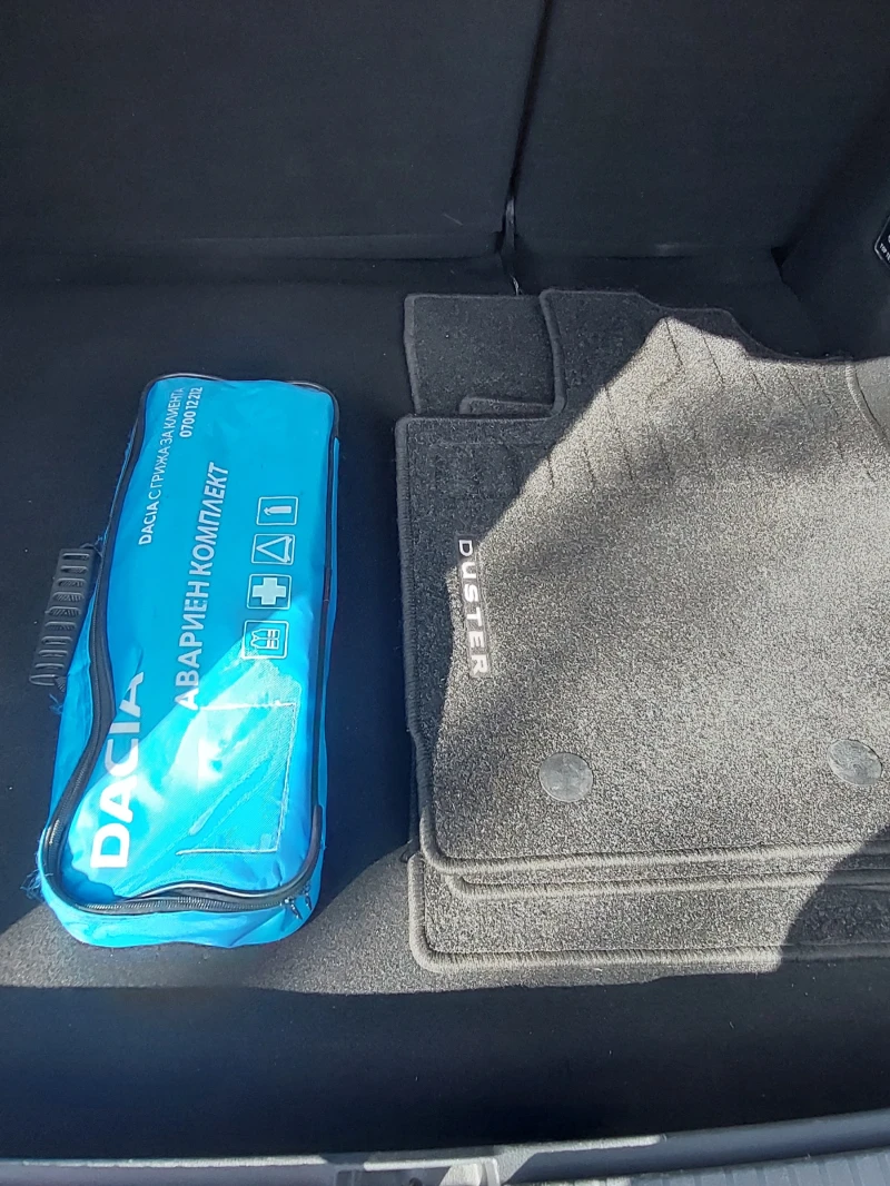 Dacia Duster 1.6I gaz N1G, снимка 14 - Автомобили и джипове - 52336483