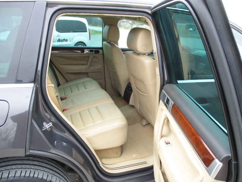 VW Touareg 3.0TDI/224кс/АВТОМАТИК/КАТО НОВА/, снимка 15 - Автомобили и джипове - 52883375