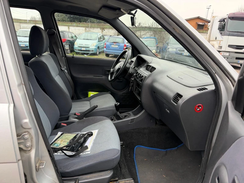 Daihatsu Terios 1.3I 4x4 Климатик, снимка 3 - Автомобили и джипове - 53091069