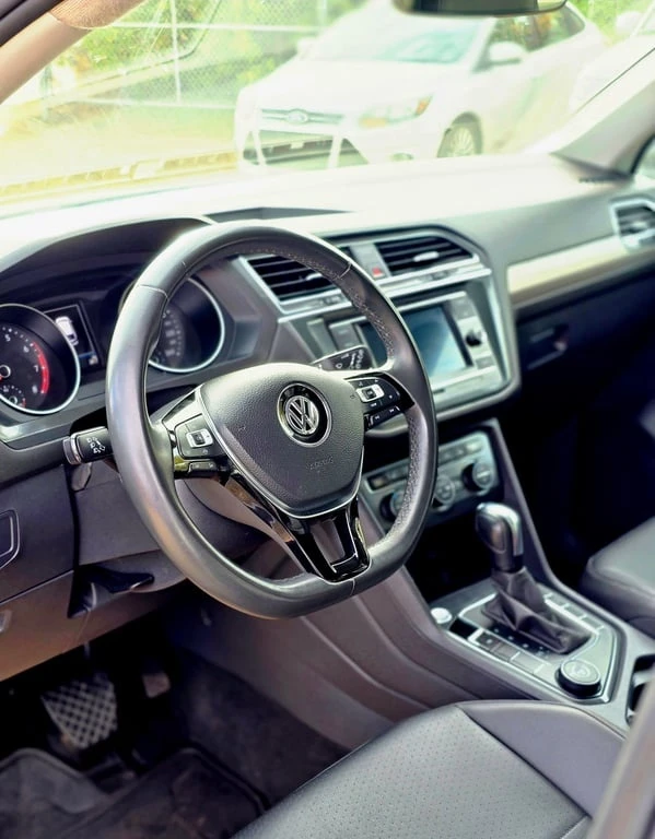 VW Tiguan * 4MOTION * CARFAX * БЕЗ ПЪРВОНАЧАЛНА ВНОСКА, снимка 15 - Автомобили и джипове - 52968463