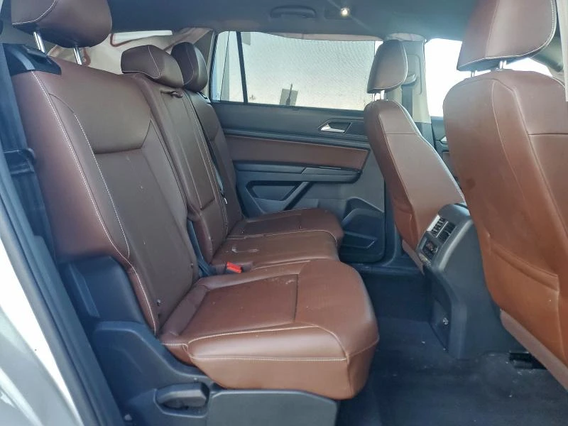 VW Atlas 3.6L 6 ALL WHEEL DRIVE, снимка 12 - Автомобили и джипове - 53803549