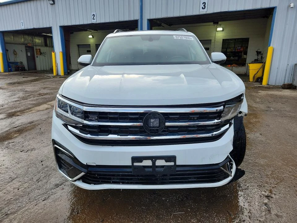 VW Atlas 3.6L 6 ALL WHEEL DRIVE, снимка 6 - Автомобили и джипове - 53803549