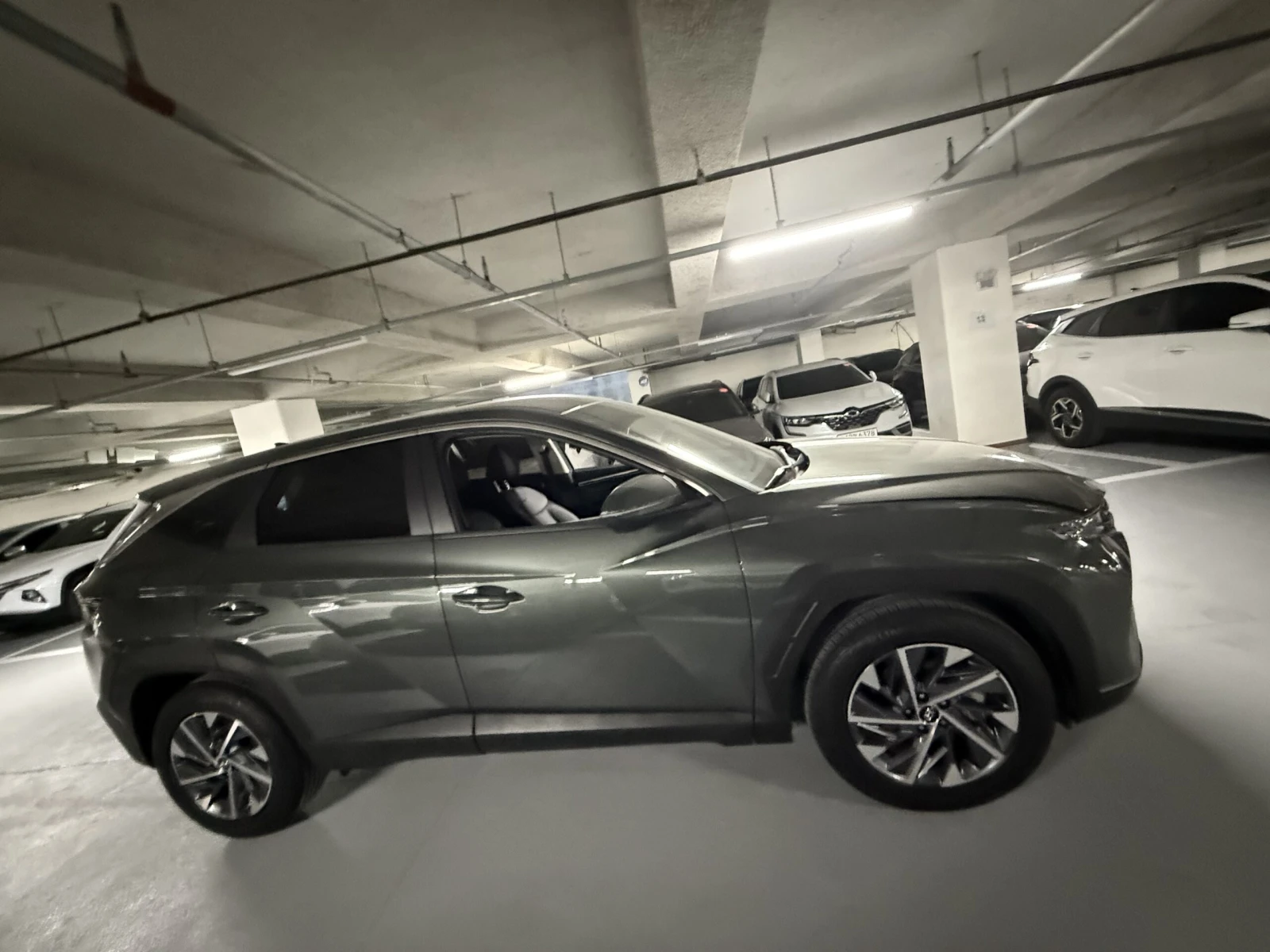 Hyundai Tucson 2.0 CRDI - OЧАКВАН ВНОС, снимка 2 - Автомобили и джипове - 54005654