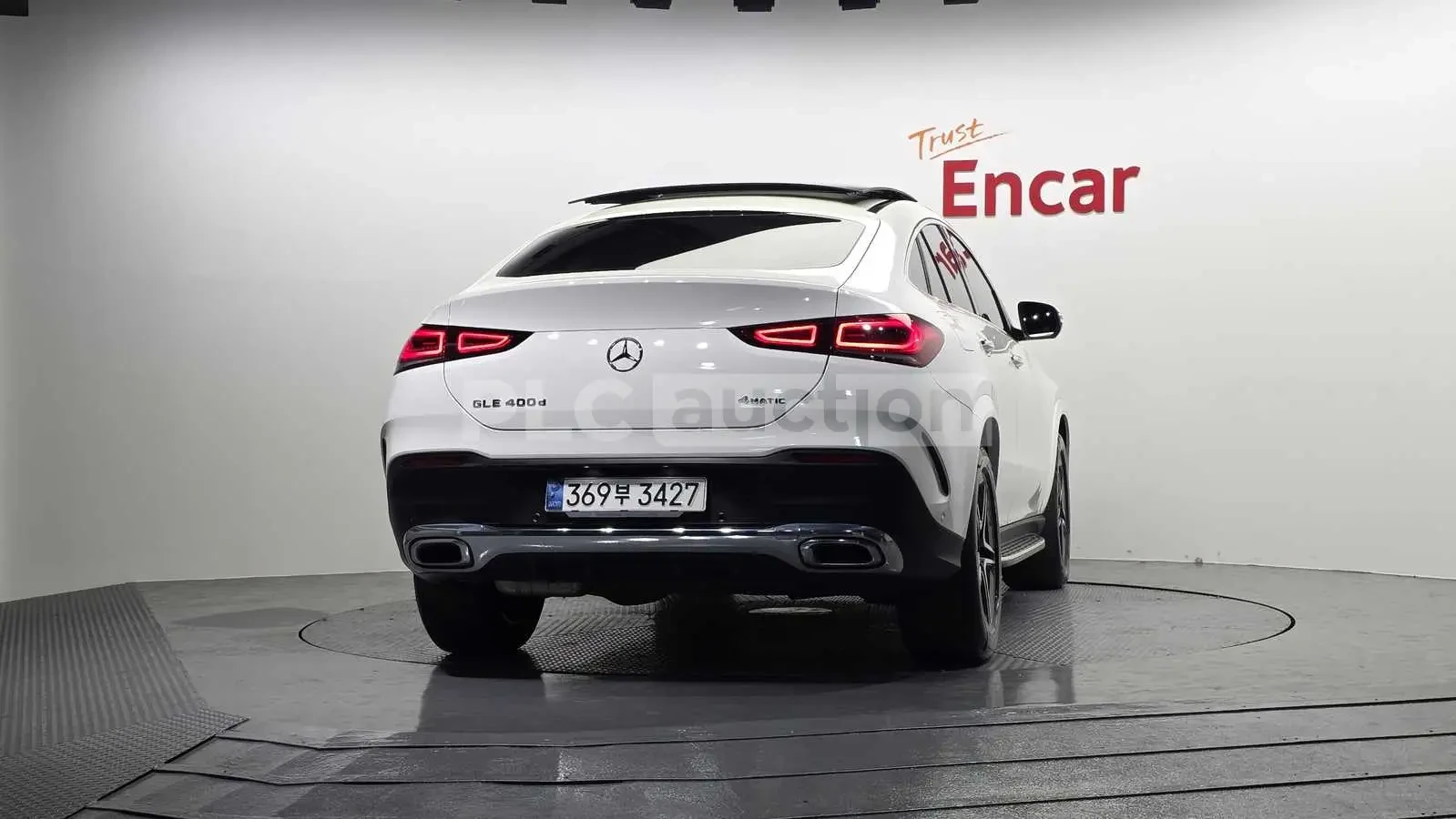 Mercedes-Benz GLE 400 ДИСТРОНИК * ОБДУХВАНЕ * BURMESTER * HEAD-UP * , снимка 4 - Автомобили и джипове - 54997619