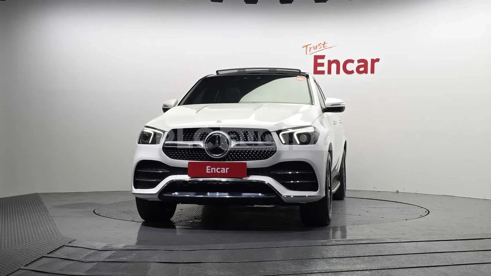 Mercedes-Benz GLE 400 ДИСТРОНИК * ОБДУХВАНЕ * BURMESTER * HEAD-UP * , снимка 3 - Автомобили и джипове - 54997619