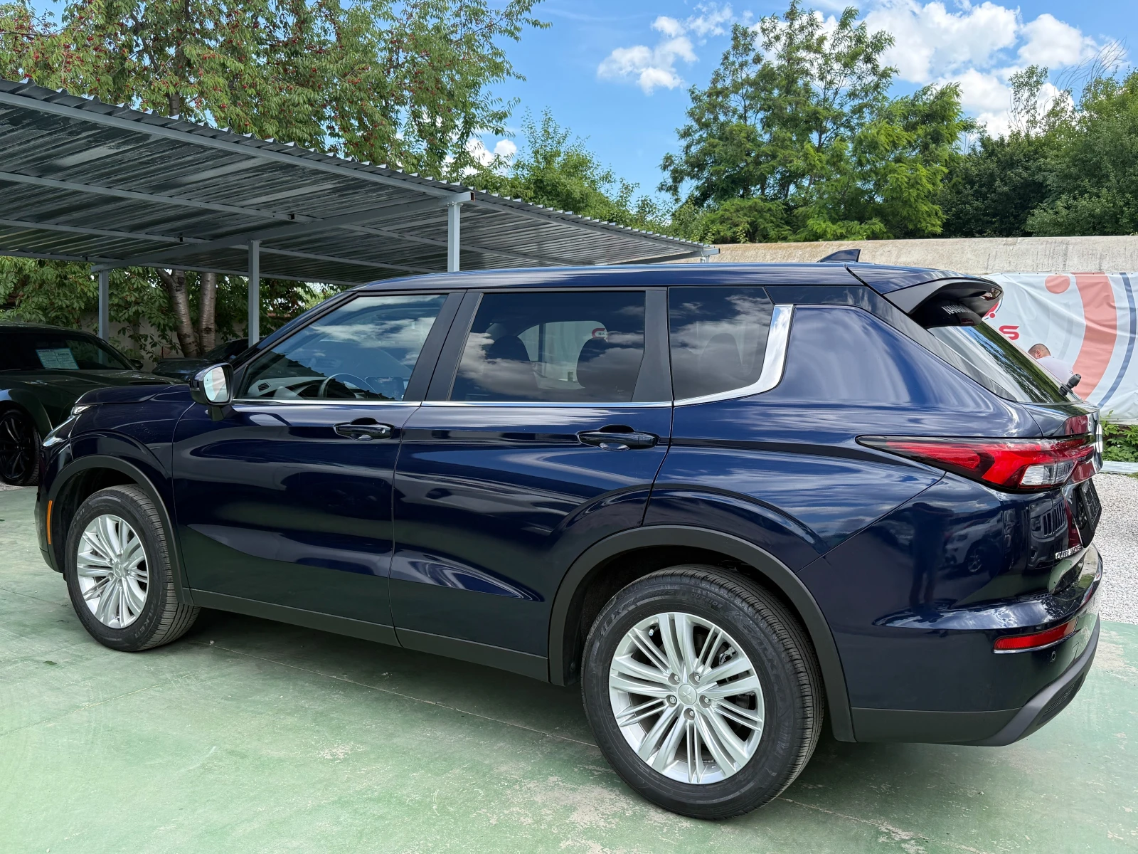 Mitsubishi Outlander 2.5 AWD, 7-SEATS, снимка 6 - Автомобили и джипове - 55038179