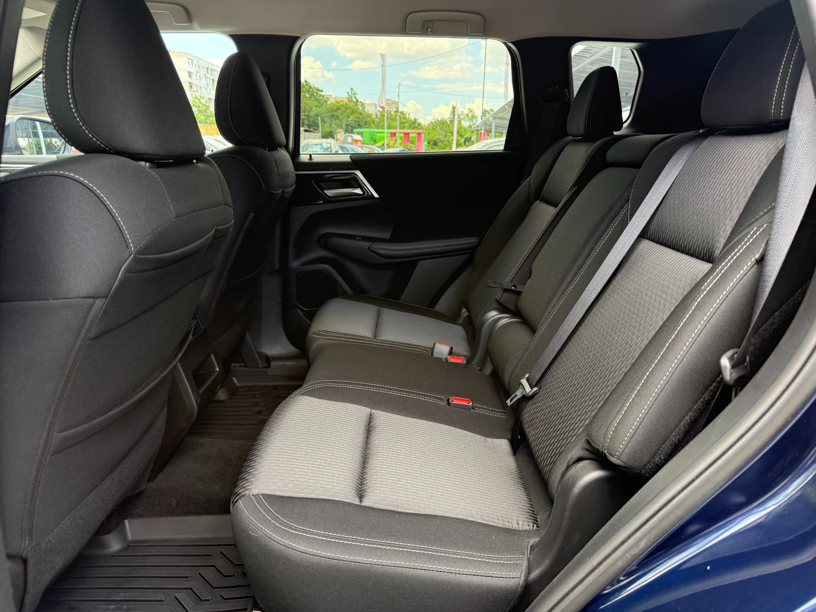 Mitsubishi Outlander 2.5 AWD, 7-SEATS, снимка 9 - Автомобили и джипове - 55038179