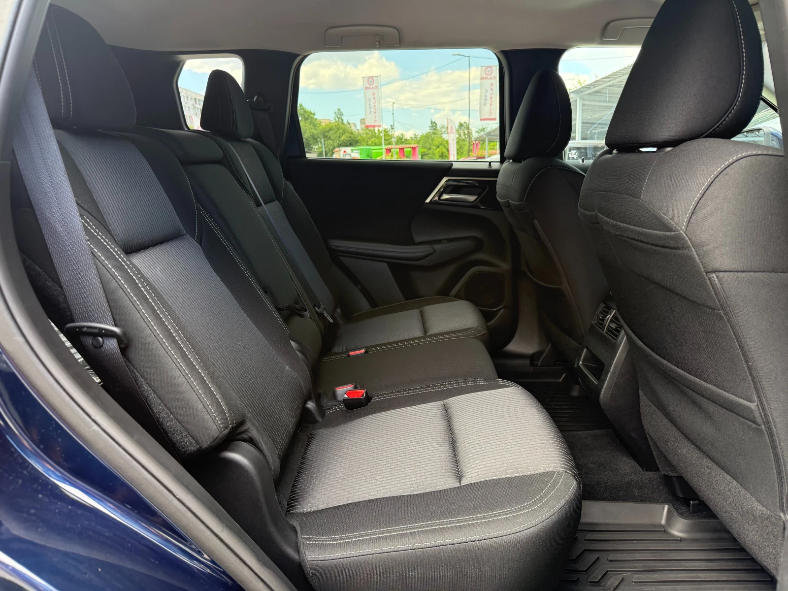 Mitsubishi Outlander 2.5 AWD, 7-SEATS, снимка 10 - Автомобили и джипове - 55038179