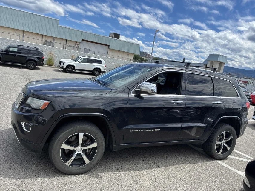 Jeep Grand cherokee Overland* Шибидах* Back cam* Обдухване* 2ключа* , снимка 2 - Автомобили и джипове - 55268313