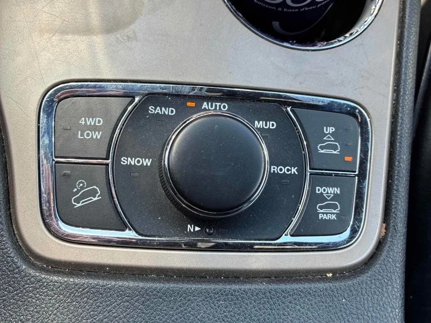 Jeep Grand cherokee Overland* Шибидах* Back cam* Обдухване* 2ключа* , снимка 15 - Автомобили и джипове - 55268313