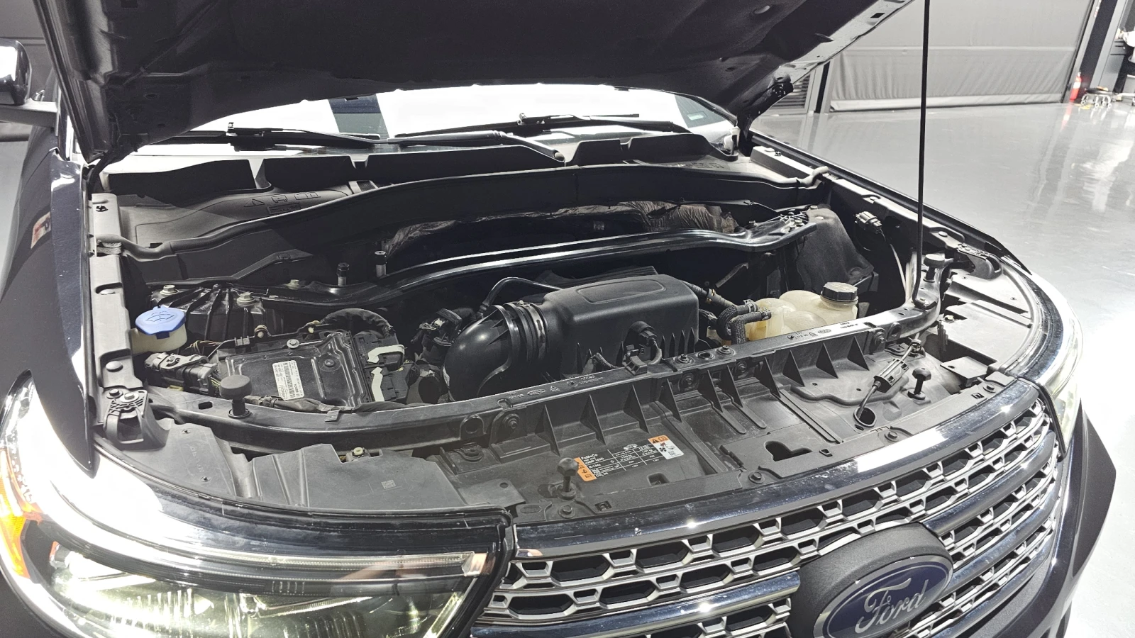 Ford Explorer 2.3* ЕЛ. БАГАЖНИК* 360* BLIND SPOT* ЛЮК* КРАЙНА ЦЕ, снимка 6 - Автомобили и джипове - 55594122