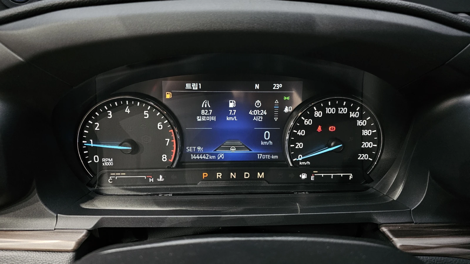Ford Explorer 2.3* ЕЛ. БАГАЖНИК* 360* BLIND SPOT* ЛЮК* КРАЙНА ЦЕ, снимка 8 - Автомобили и джипове - 55594122