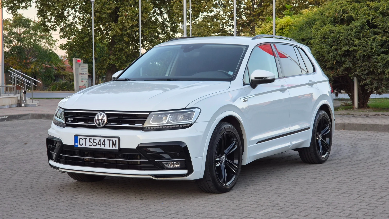 VW Tiguan R LINE DIGITAL Black Edition Distronic