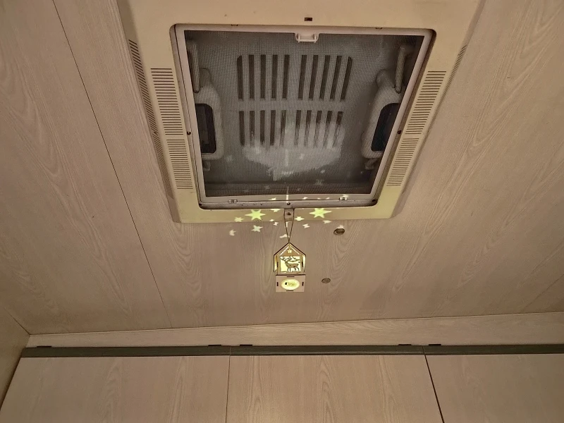 Кемпер Dethleffs J5 2, 5д, снимка 12 - Каравани и кемпери - 52977696