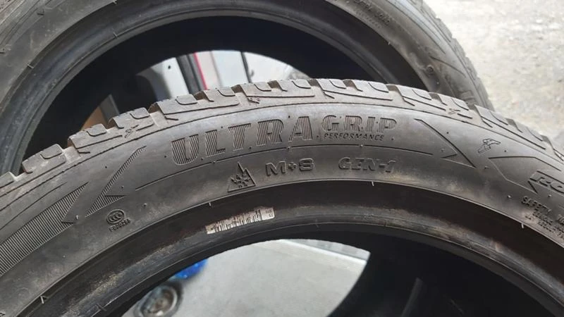 Гуми Зимни 215/50R17, снимка 5 - Гуми и джанти - 28771302