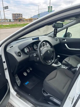 Обява за продажба на Peugeot 308 1.6Turbo * Face* Navi* Panorama* Full ~9 799 лв. - изображение 2 | Auto.bg Обява за продажба на Peugeot 308 1.6Turbo * Face* Navi* Panorama* Full ~9 799 лв. - изображение 2