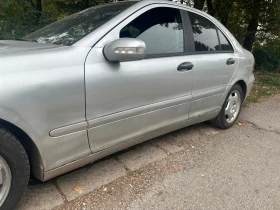 Mercedes-Benz C 220, снимка 2