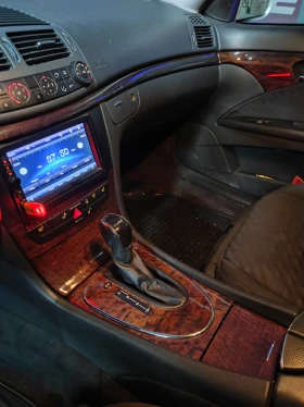 Mercedes-Benz E 220, снимка 4