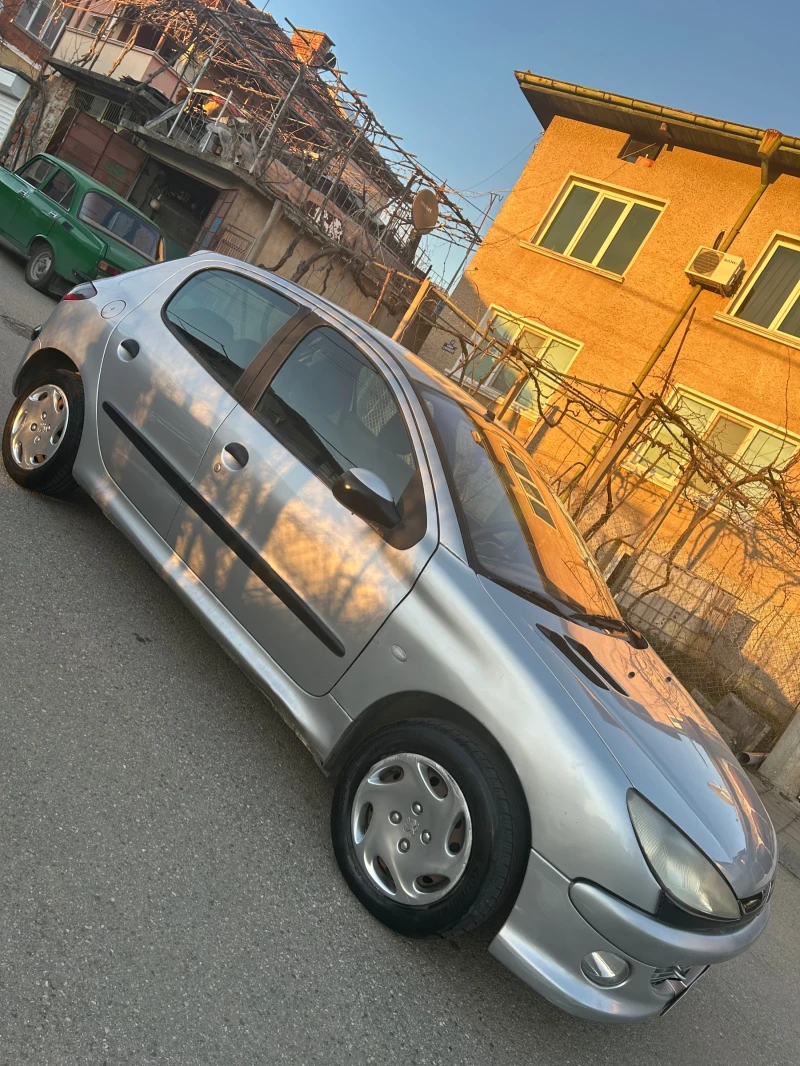 Peugeot 206 1.4 Бензин Face, снимка 5 - Автомобили и джипове - 49594828