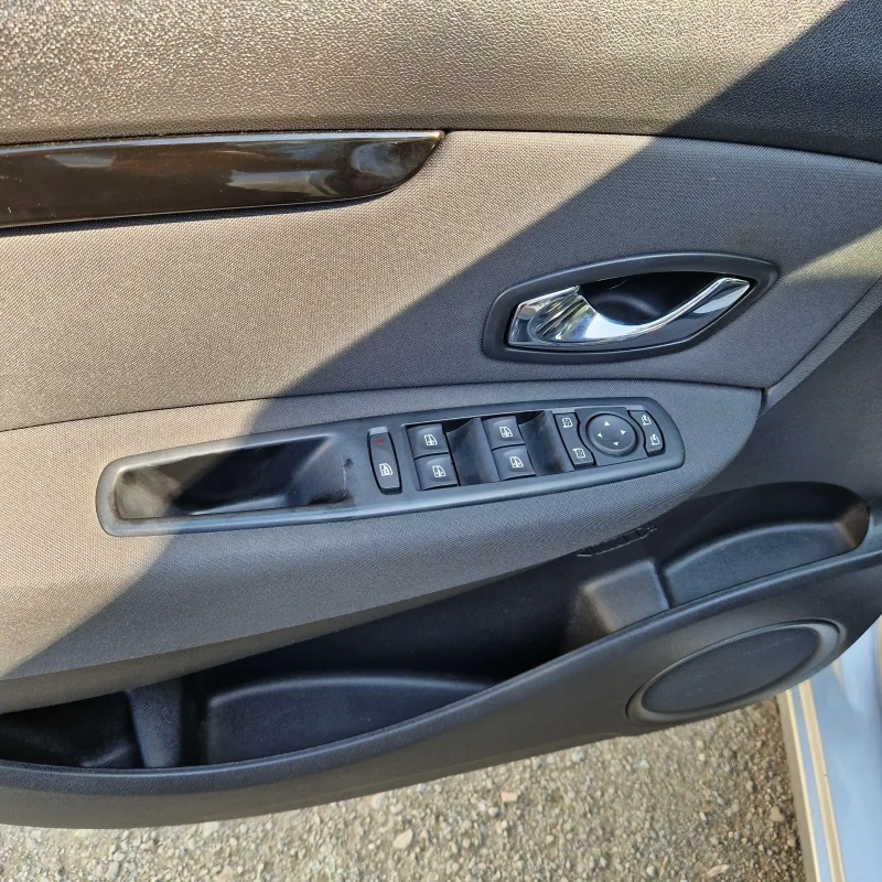 Renault Scenic 1.5DCI AUTOMAT , снимка 10 - Автомобили и джипове - 50588583