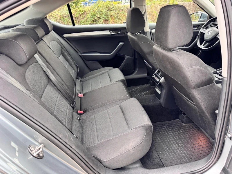 Skoda Superb 2.0tdi/лизинг/обслужен, снимка 13 - Автомобили и джипове - 52148313