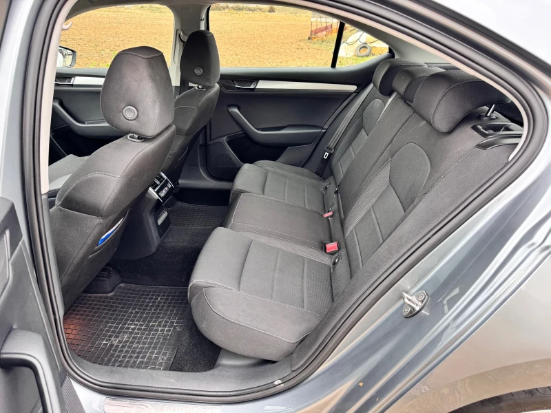 Skoda Superb 2.0tdi/лизинг/обслужен, снимка 12 - Автомобили и джипове - 52148313