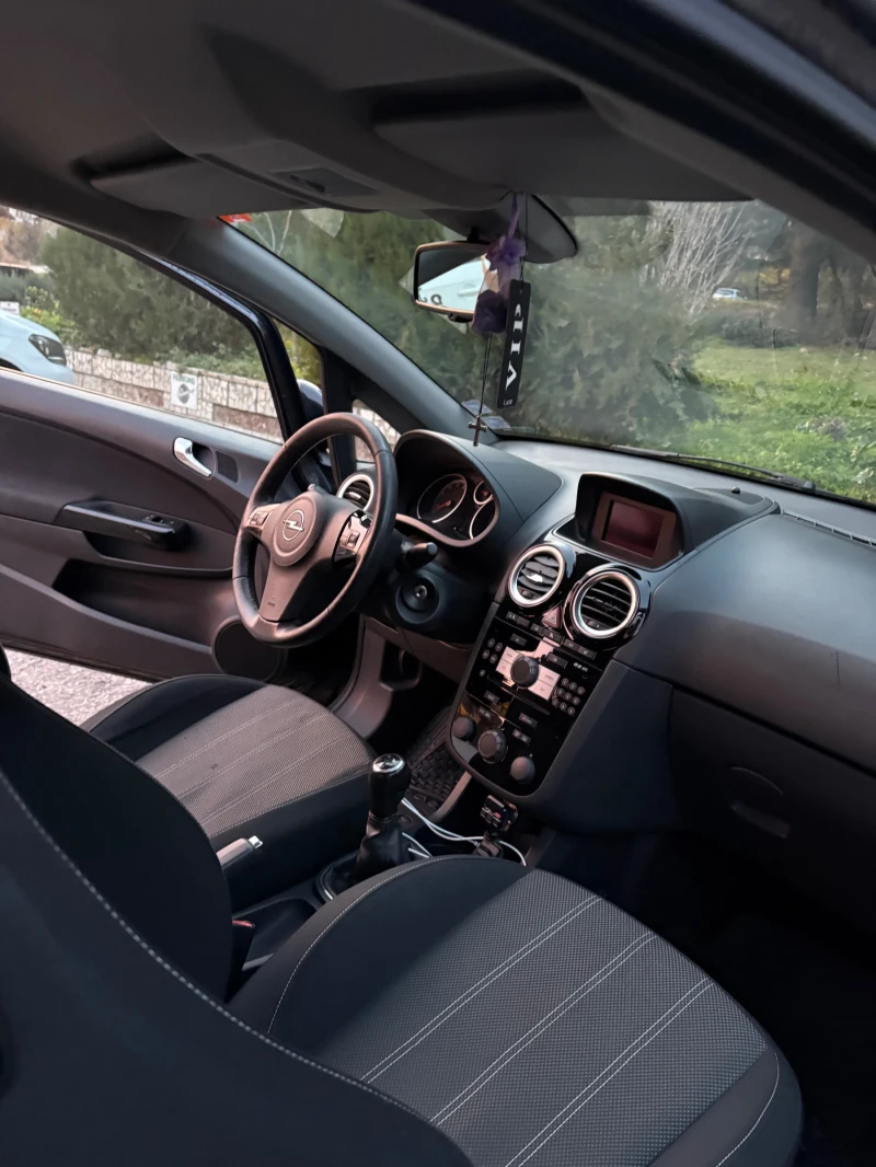 Opel Corsa 1.4, снимка 8 - Автомобили и джипове - 52842066