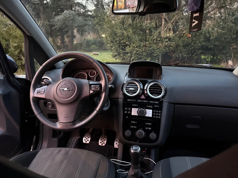 Opel Corsa 1.4, снимка 7 - Автомобили и джипове - 52842066