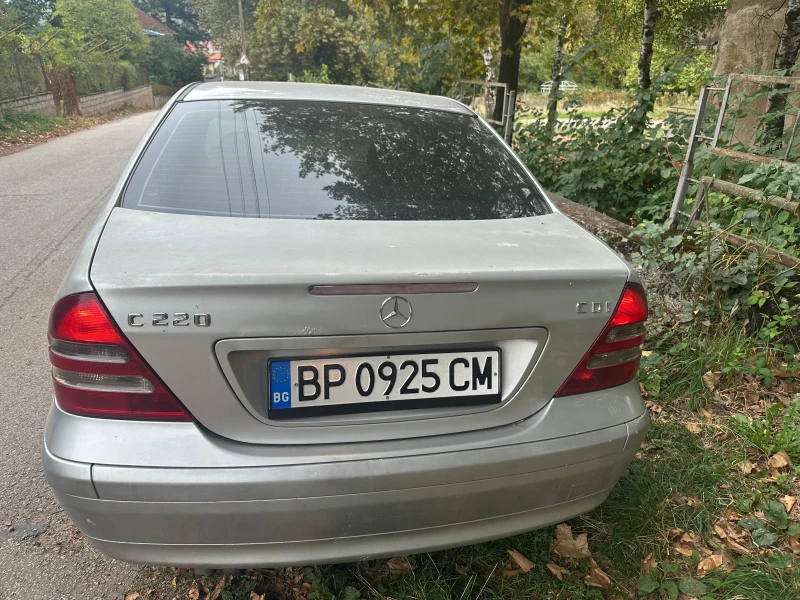 Mercedes-Benz C 220, снимка 4 - Автомобили и джипове - 52999295