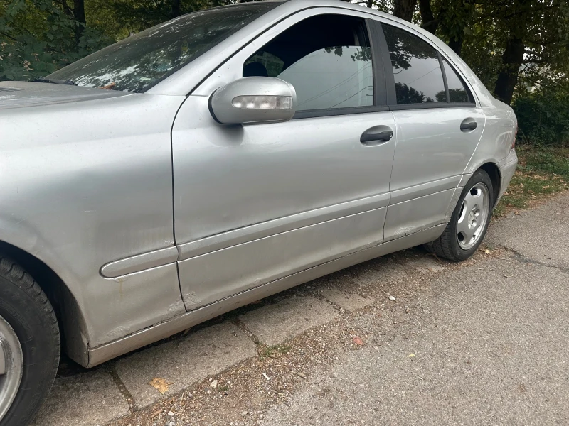 Mercedes-Benz C 220, снимка 2 - Автомобили и джипове - 52999295