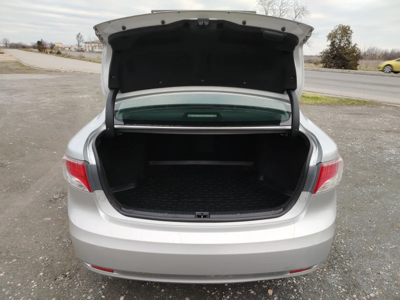 Toyota Avensis 2.0-126 КС FACE 6ск , снимка 8 - Автомобили и джипове - 53169592