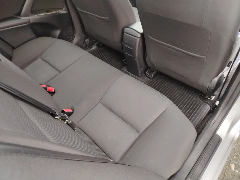 Toyota Avensis 2.0-126 КС FACE 6ск , снимка 12 - Автомобили и джипове - 53169592