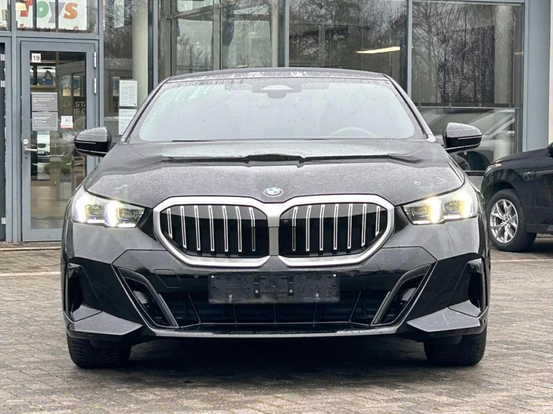 BMW 520 i M Sport Paket, снимка 4 - Автомобили и джипове - 53472583