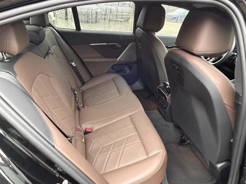 BMW 520 i M Sport Paket, снимка 8 - Автомобили и джипове - 53472583