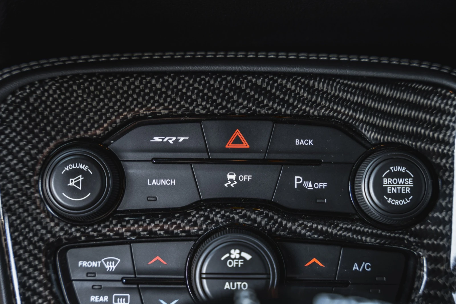 Dodge Challenger HELLCAT 6.2 | Mobile.bg — изображение 14