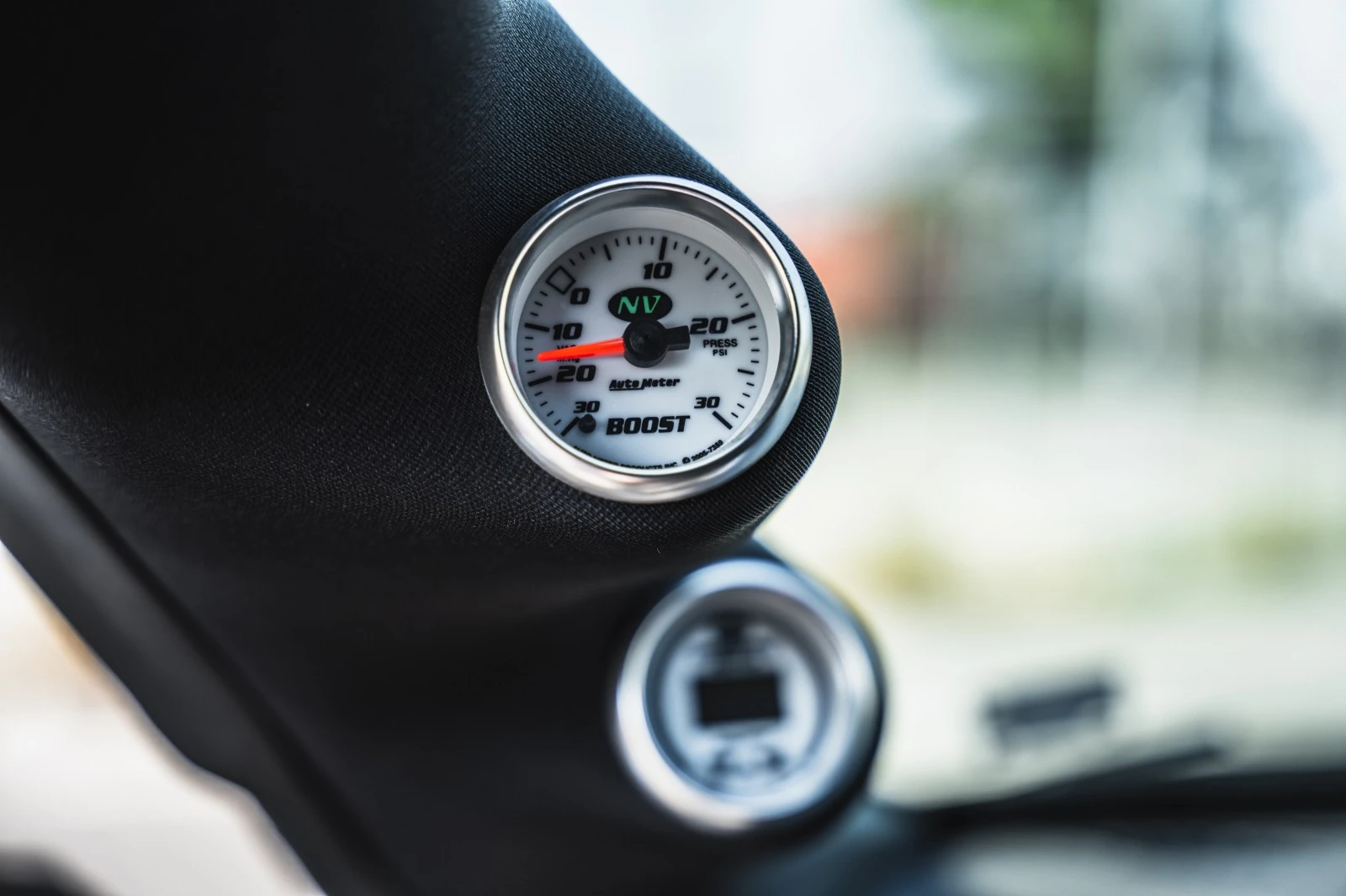 Dodge Challenger HELLCAT 6.2 | Mobile.bg — изображение 15