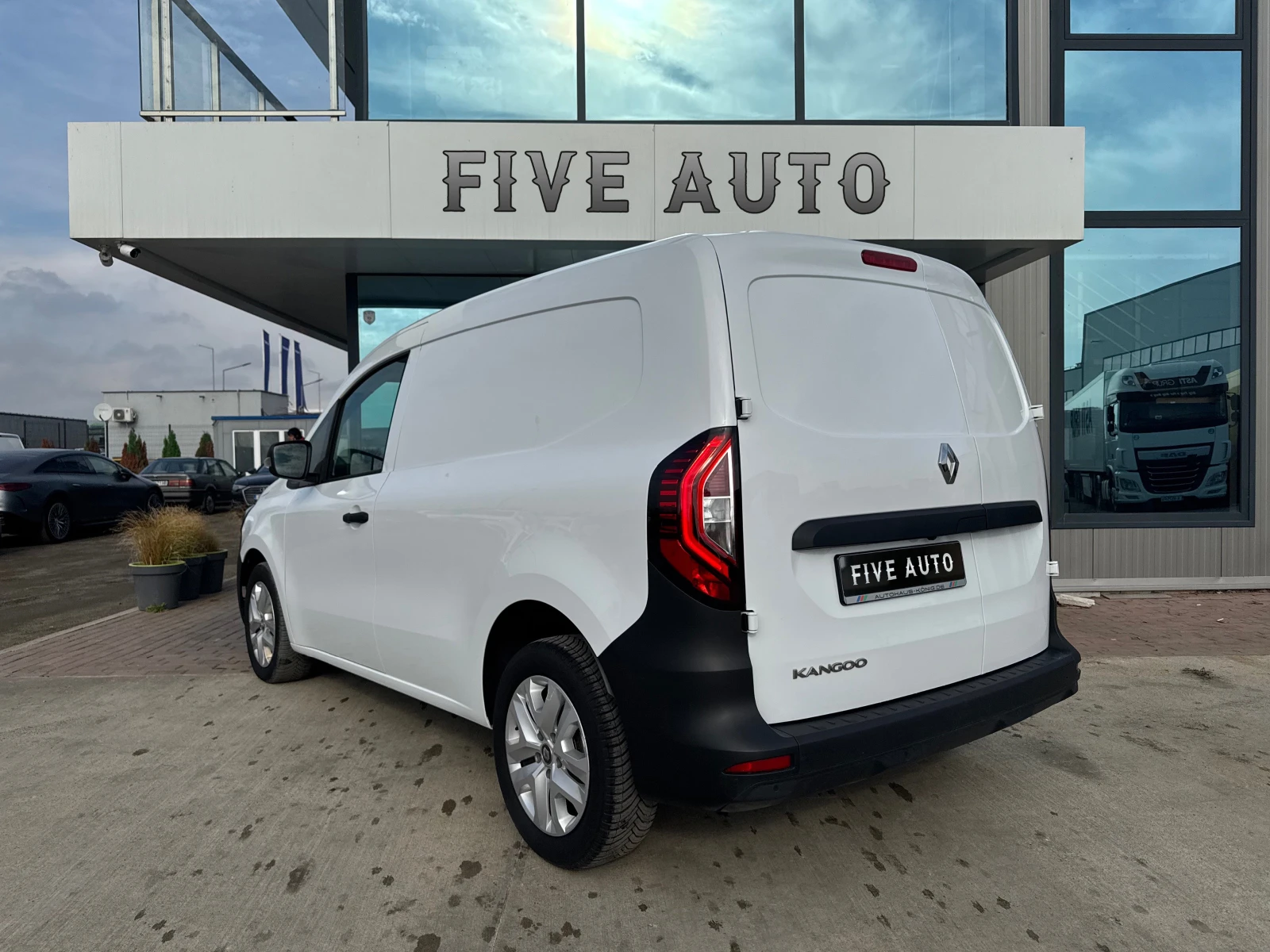 Renault Kangoo Rapid Advance/ ГАРАНЦИЯ ДО 07.2025г. / 42 000 км. - изображение 7