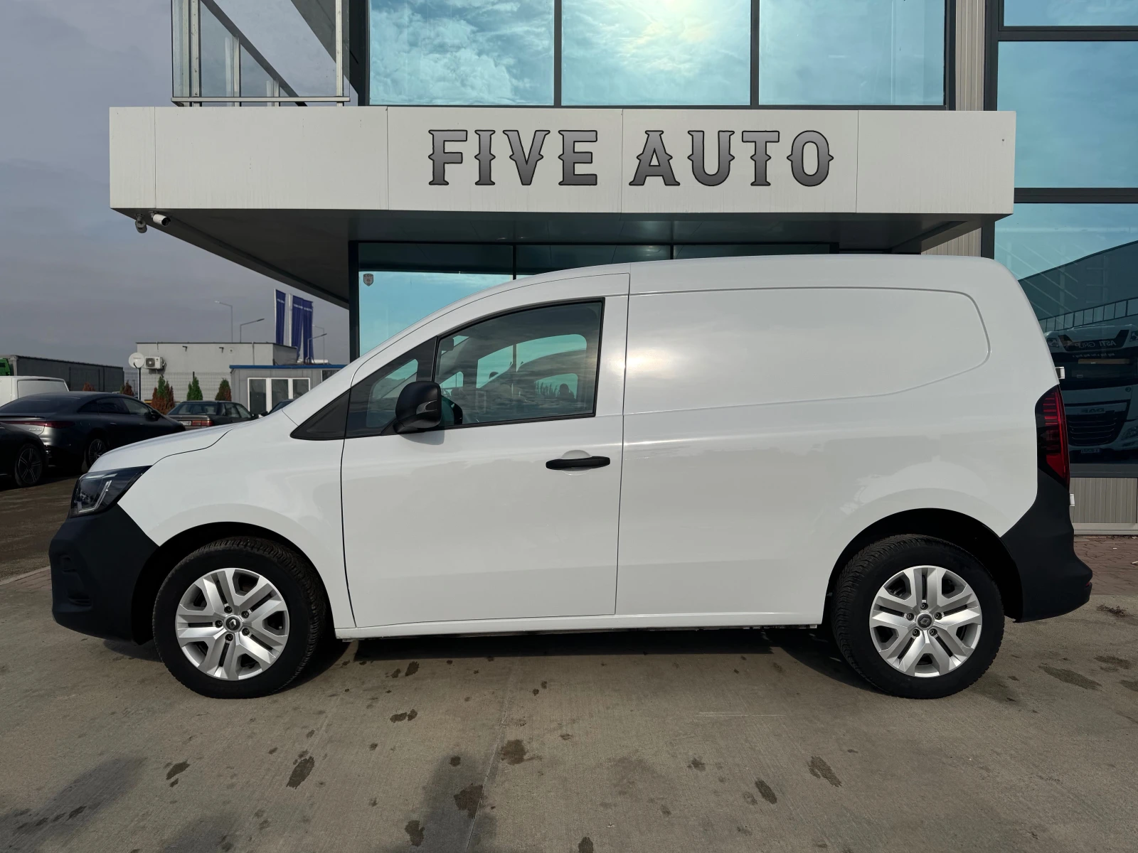 Renault Kangoo Rapid Advance/ ГАРАНЦИЯ ДО 07.2025г. / 42 000 км. - изображение 8