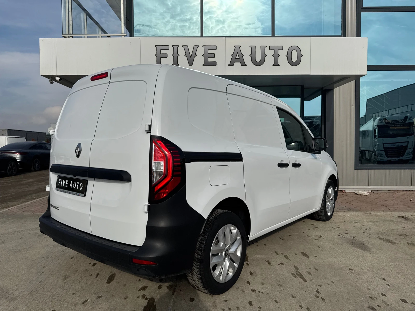 Renault Kangoo Rapid Advance/ ГАРАНЦИЯ ДО 07.2025г. / 42 000 км. - изображение 5