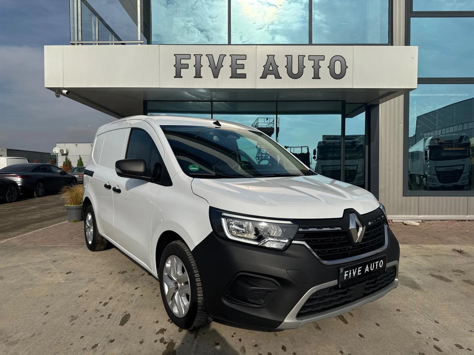 Renault Kangoo Rapid Advance/ ГАРАНЦИЯ ДО 07.2025г. / 42 000 км. - изображение 3