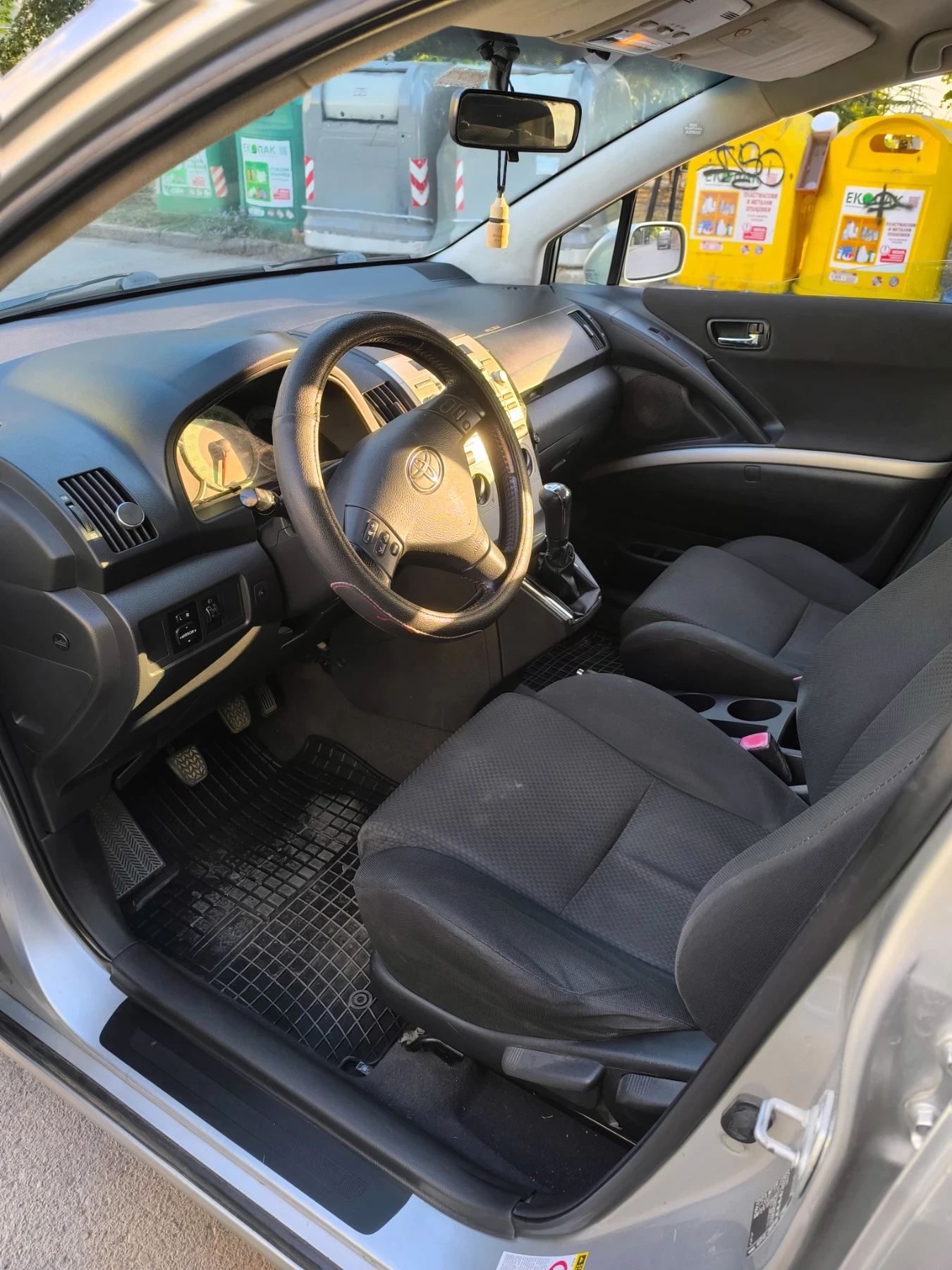 Toyota Corolla verso 2.2 D4D 136 - изображение 6