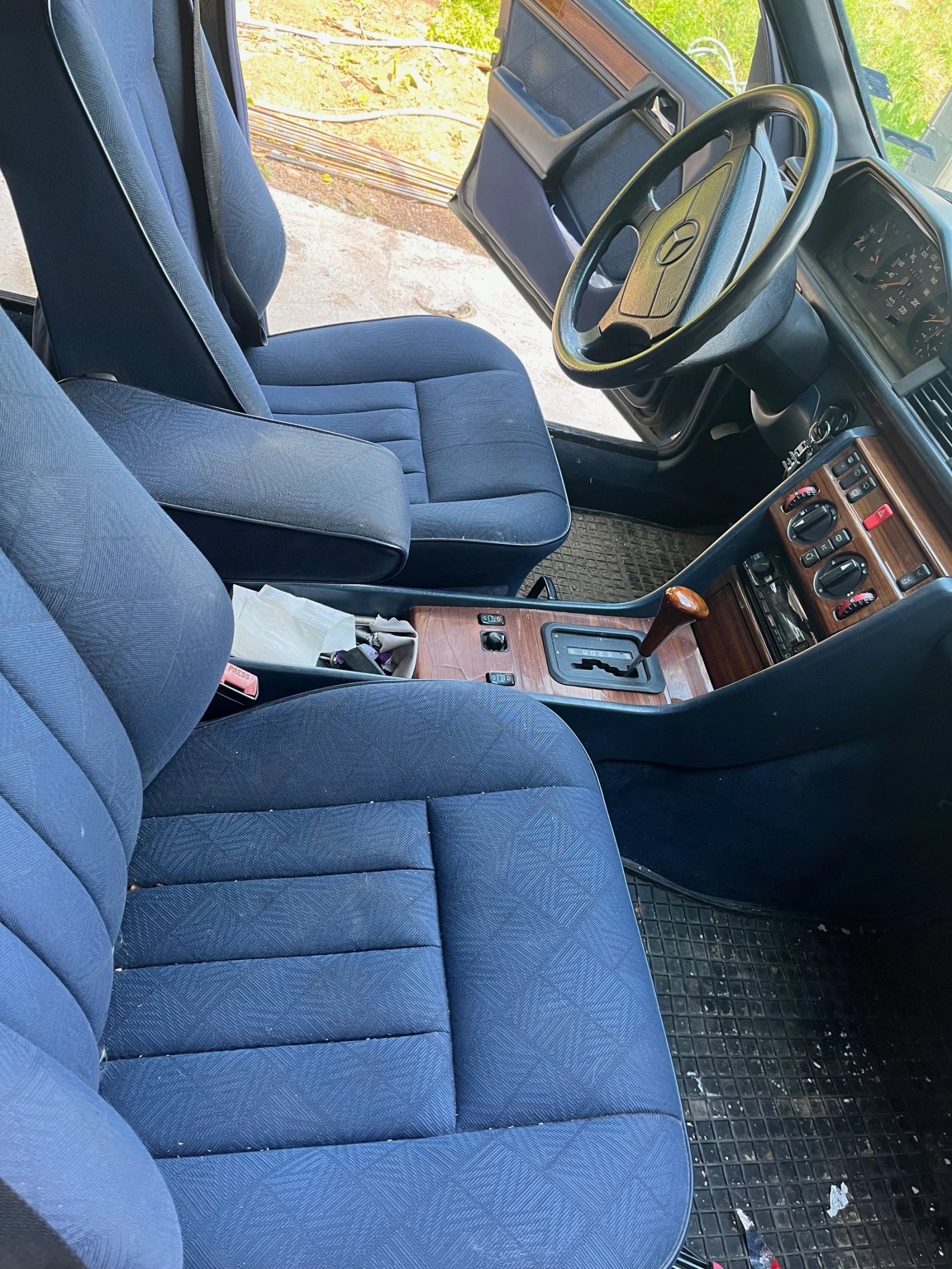 Mercedes-Benz E 300  - изображение 4