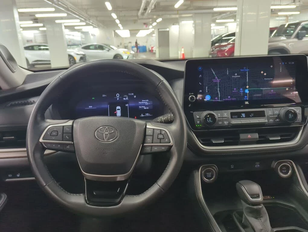 Toyota Grand Highlander LIMITED* 4x4* 360* Pano* Distronic* Обдухване - изображение 10