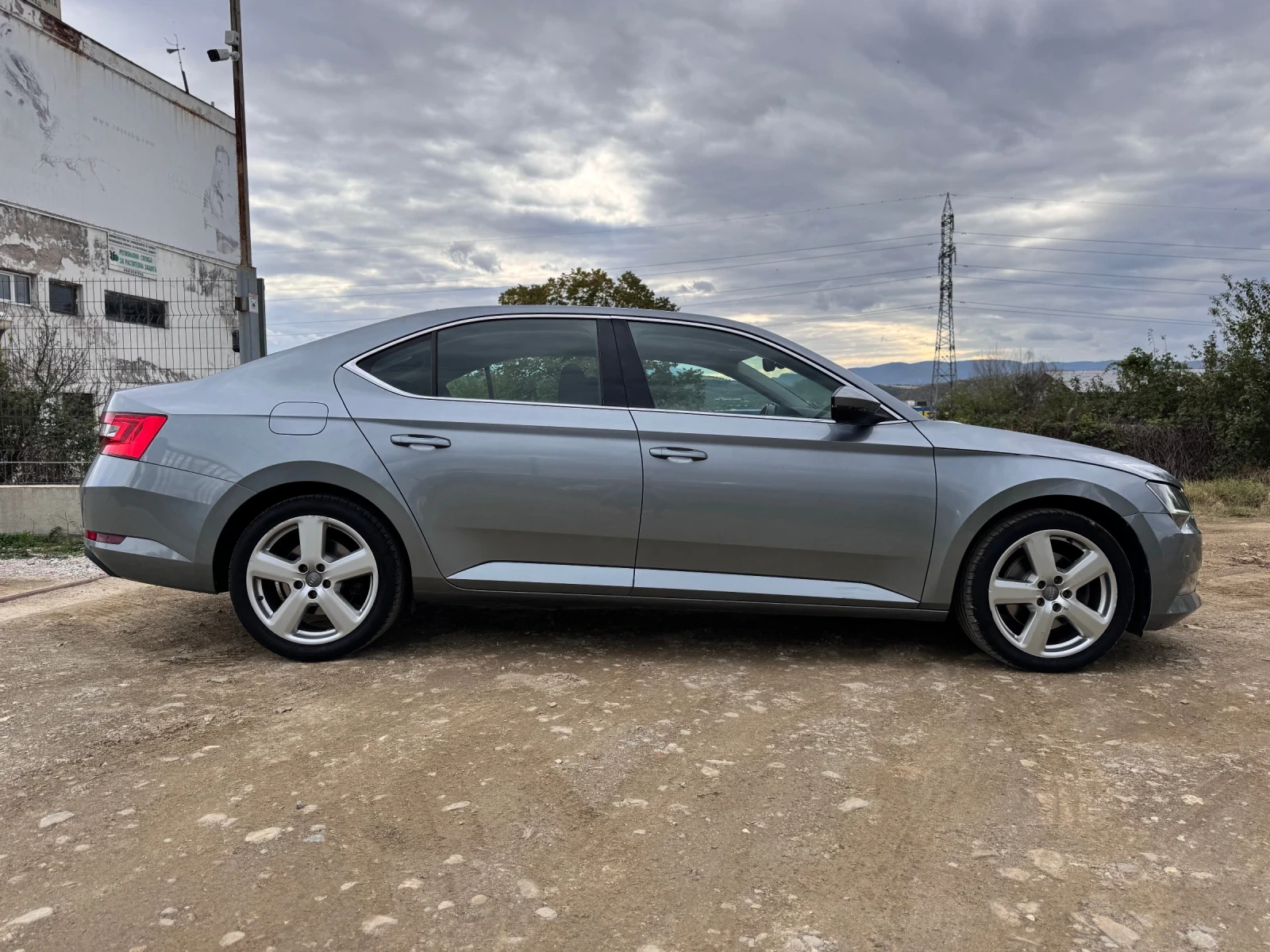 Skoda Superb 2.0tdi/лизинг/обслужен - изображение 7