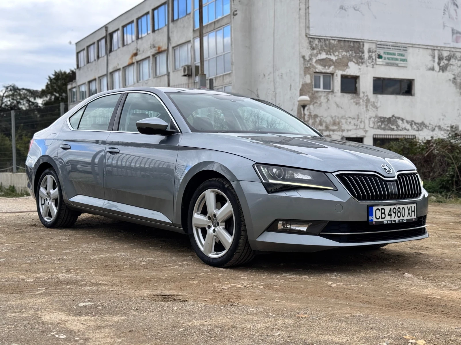 Skoda Superb 2.0tdi/лизинг/обслужен - изображение 8