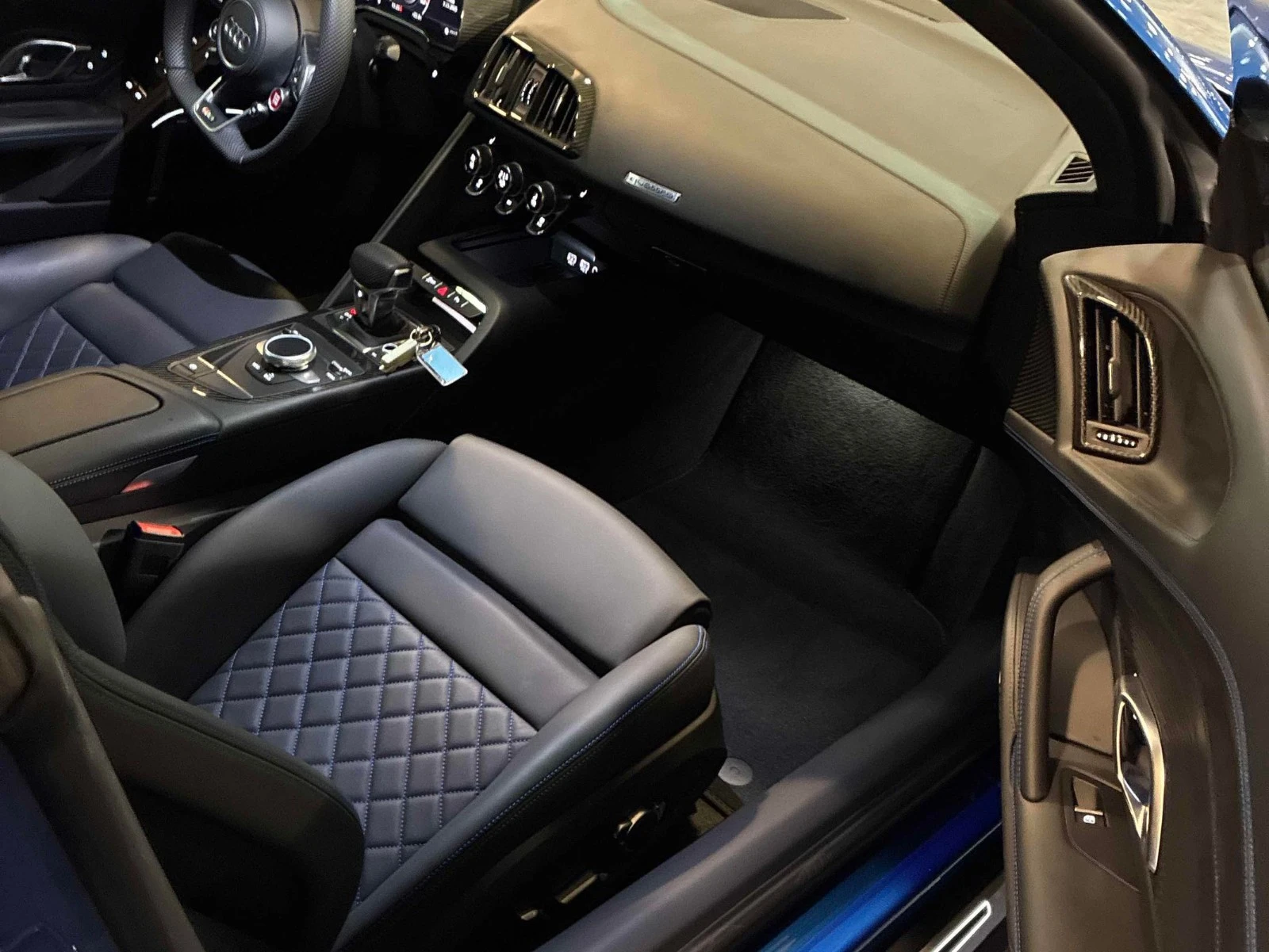 Audi R8 V10 performance CARFAX    | Mobile.bg   9