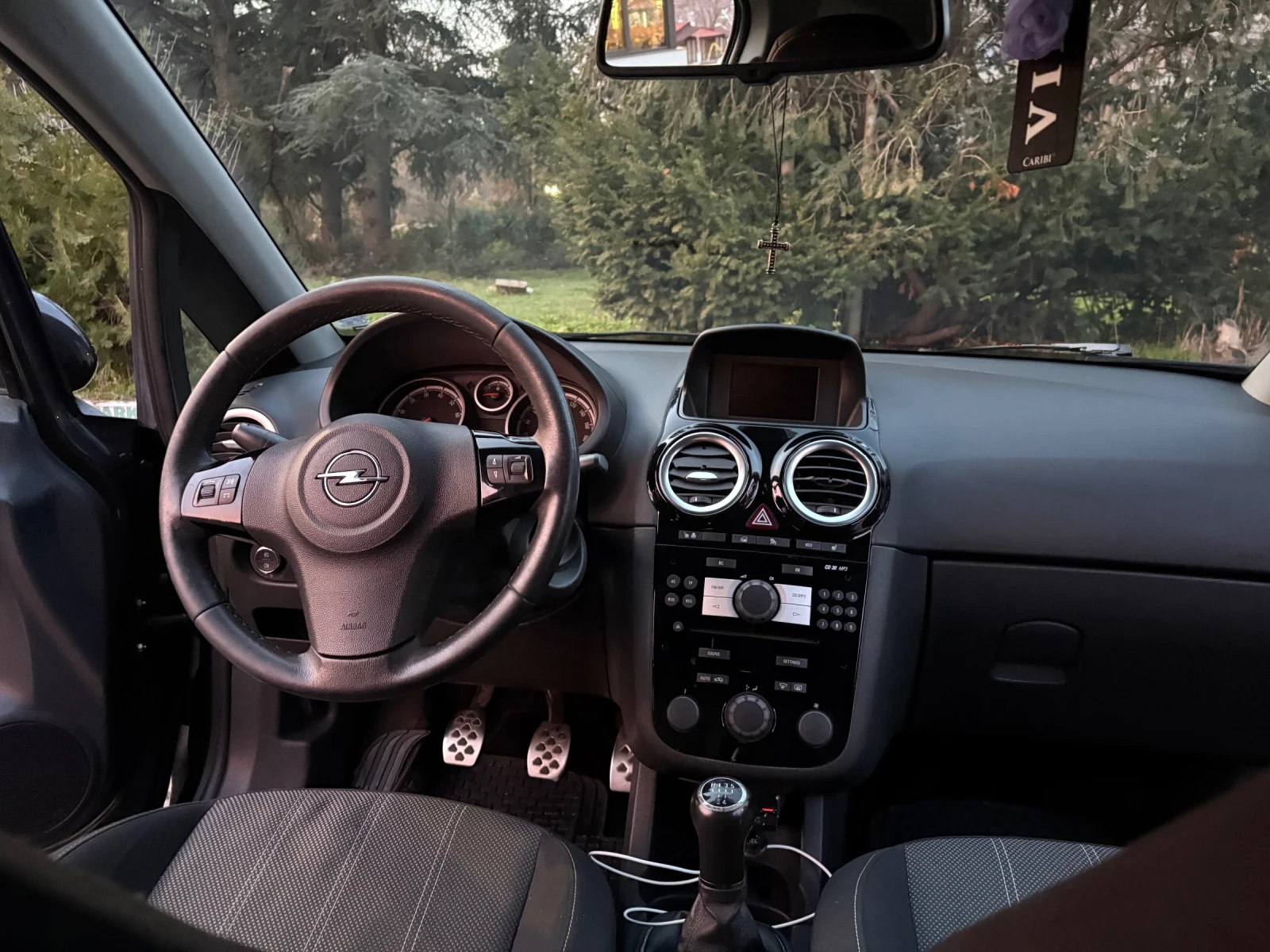 Opel Corsa 1.4 - изображение 7