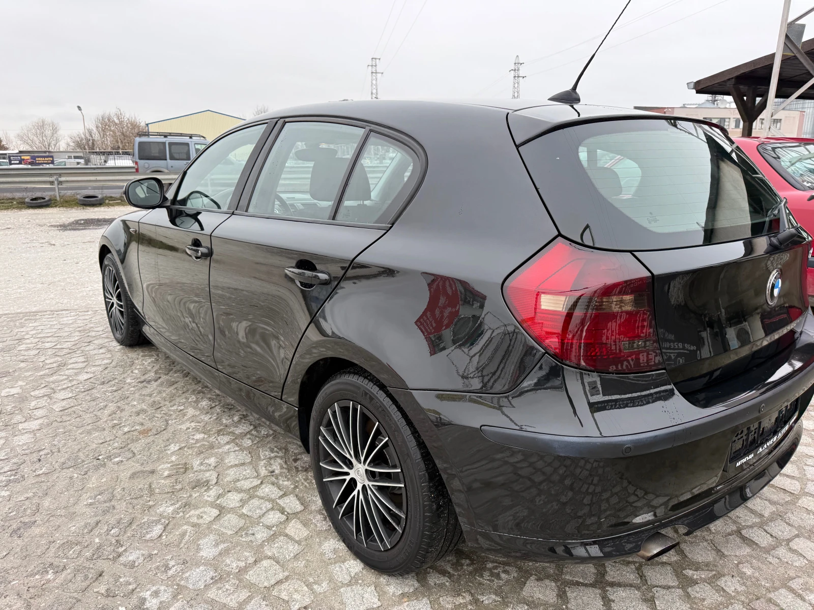 BMW 118 2.0БЕНЗОН 6 скорости - изображение 4