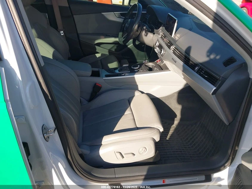 Audi A4 2.0L I-4 DI, DOHC, VVT, TURBO, 252HP All Wheel, снимка 5 - Автомобили и джипове - 53801155